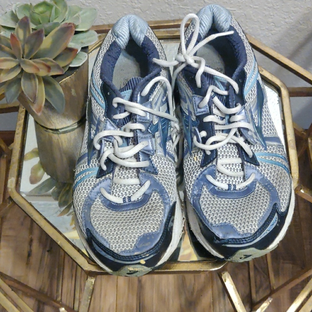 Brooks size 12 gym shoes